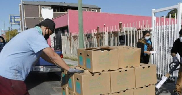 Oakland California Launches Universal Income Program Cbs News