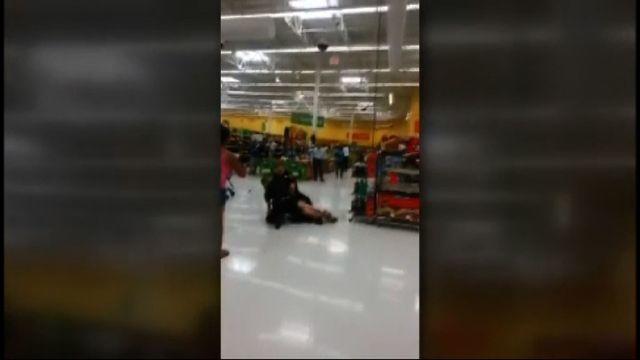 crime-walmart-082714-270311-640x360.jpg 