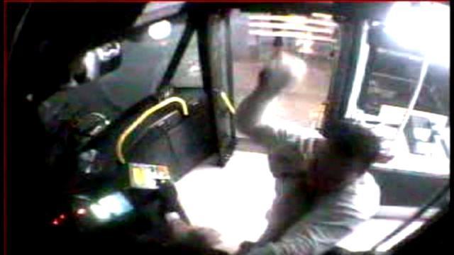 web-0930-bus-283886-640x360.jpg 