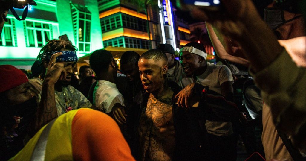 Miami Beach Leaders Unanimously Back State Of Emergency, Implementing