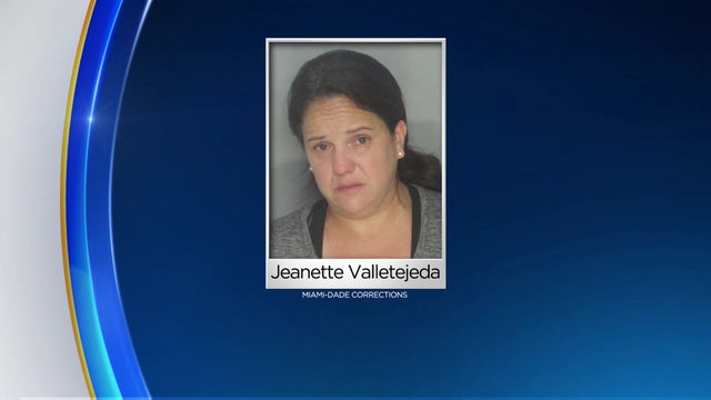 Jeanette-Valletejeda-mugshot.jpg 