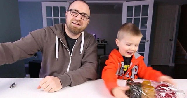 Product unboxing videos become new internet sensation - CBS News