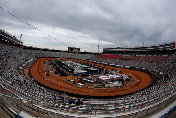 AUTO: MAR 27 NASCAR Camping World Truck Series - Pinty's Truck Race on Dirt at Bristol 
