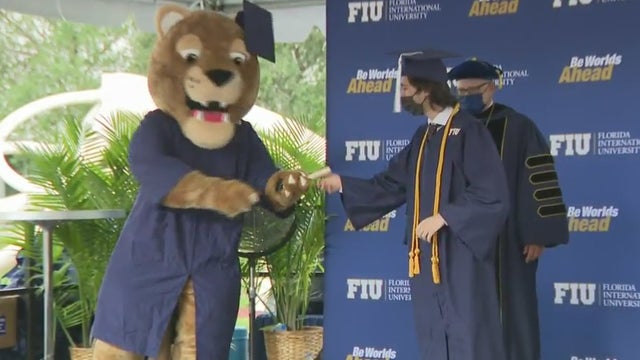 FIU-Commencement-1.jpg 