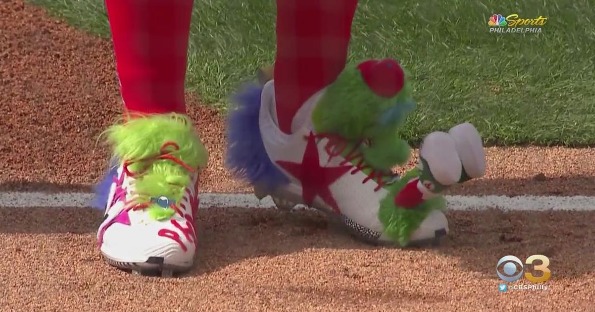 Bryce Harper wears Phillie Phanatic cleats on Opening Day