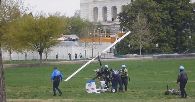 Watch Man lands gyrocopter on U.S. Capitol's west lawn CBS News