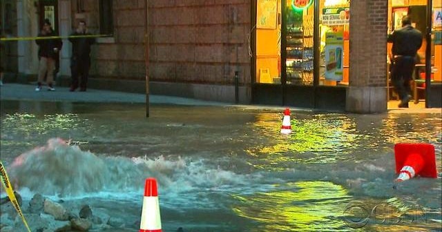 Water main break disrupts New York City subway - CBS News