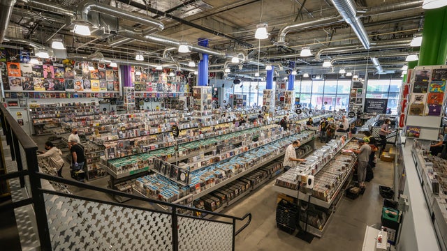 amoeba-reopens-3.jpg 