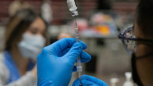 cbsn-fusion-us-shatters-coronavirus-vaccination-records-as-more-states-see-a-spike-in-cases-thumbnail-684278-640x360.jpg 