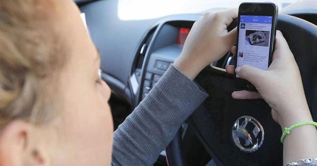 Drivers Blame Addiction For Phone Use While Driving Cbs News