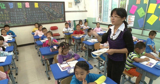 Chinese schools take more American approach to education - CBS News