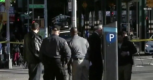 New clue after armed robbery in New York - CBS News