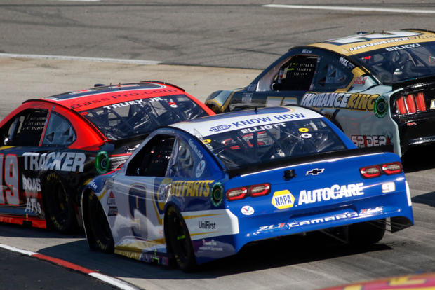 AUTO: APR 11 NASCAR Cup Series - Blue-Emu Maximum Pain Relief 500 