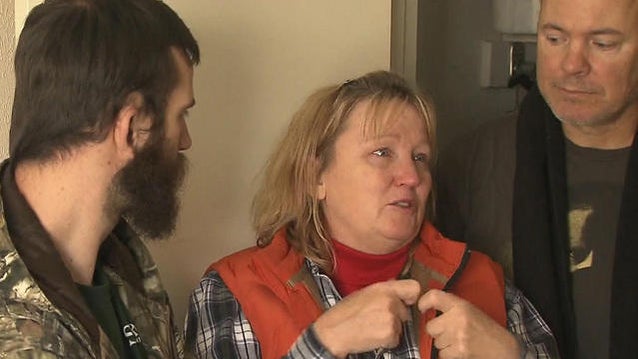 1229-cbsn-gwp-tornadoaftermath-479199-640x360.jpg 