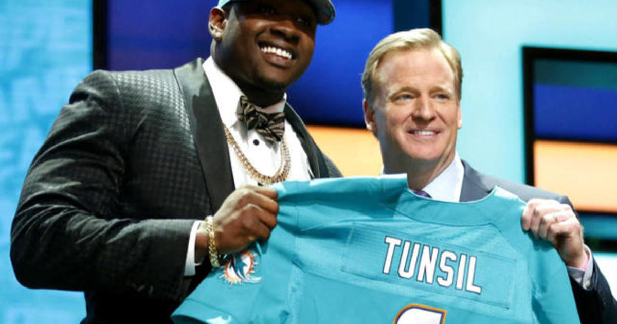 2016 NFL draft -- Laremy Tunsil admits to taking cash from Ole