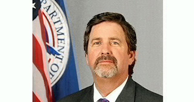 TSA fires official in attempt to fix hellish security lines - CBS News