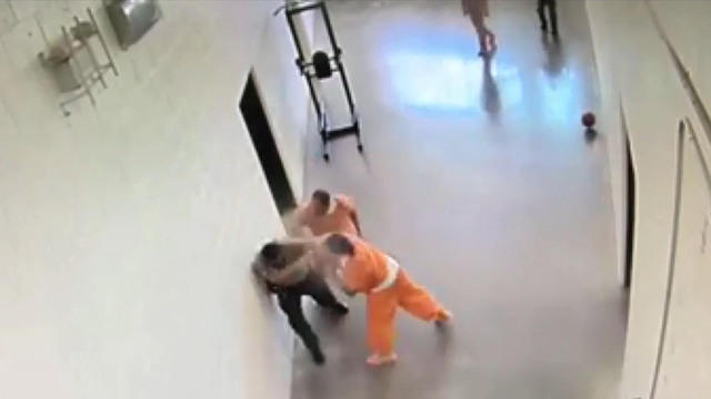 cbs-inmate-attack-220802-1101466-640x360.jpg 