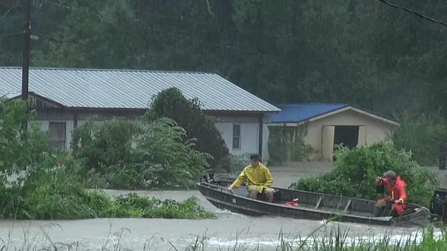 satmo-villafranca-flooding-0813-1106358-640x360.jpg 