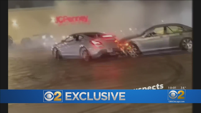 FordCityMallParkingLotDragRacing.png 