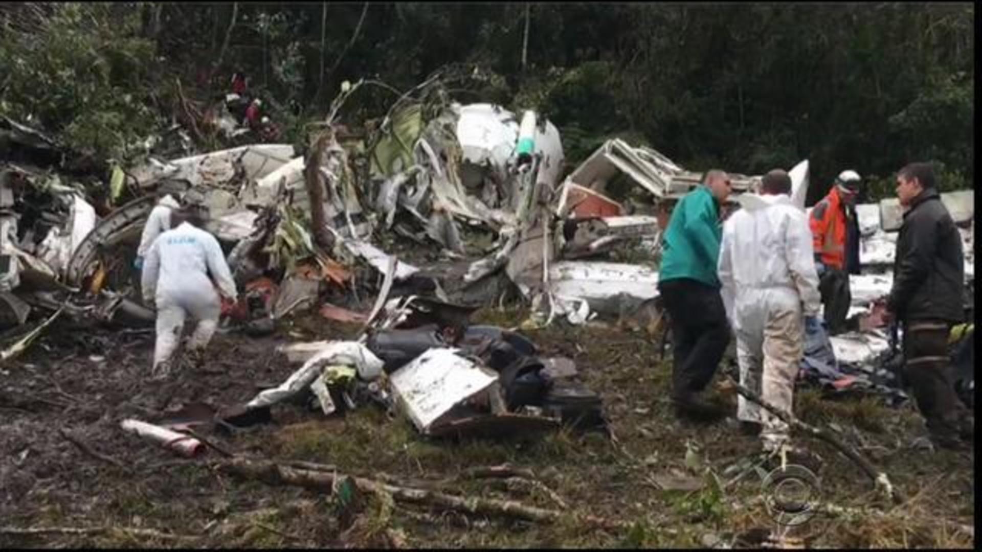 SYND 10 9 74 BODIES OF TWA CRASH VICTIMS ARRIVE 