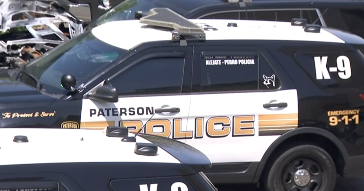 Velez denounces Paterson plan to layoff cops