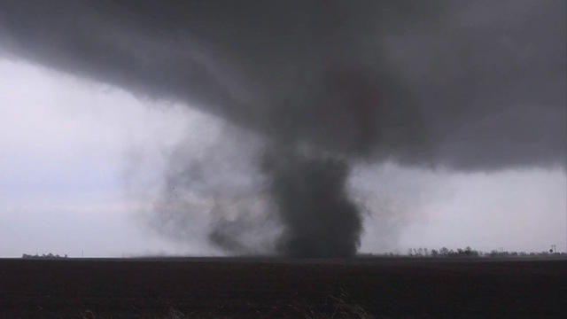 cbsn-fusion-tornadoes-rip-through-midwest-united-states-thumbnail-1260846-640x360.jpg 