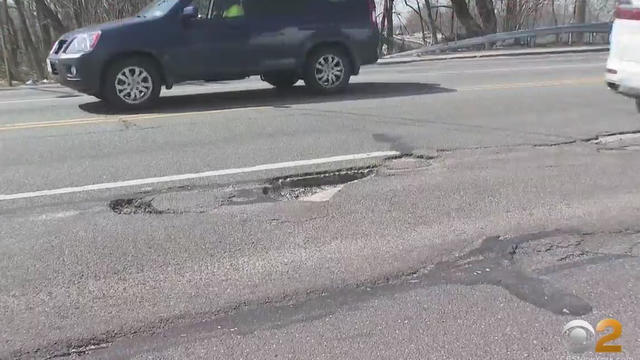 Long-Island-Expressway-potholes.jpg 