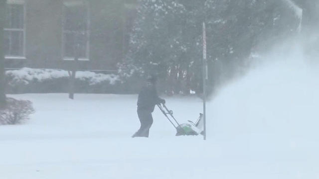 cbsn-fusion-winter-storm-slams-new-york-thumbnail-1269829-640x360.jpg 