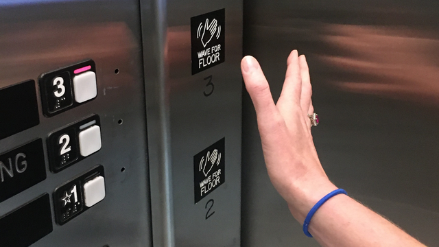 pittsburgh-international-airport-touchless-elevator-buttons.png 