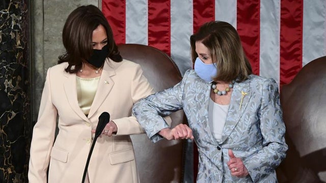 Harris-Pelosi-AP-Photo.jpg 