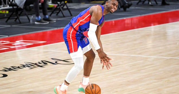 Mavericks Beat Pistons 115105 CBS Detroit