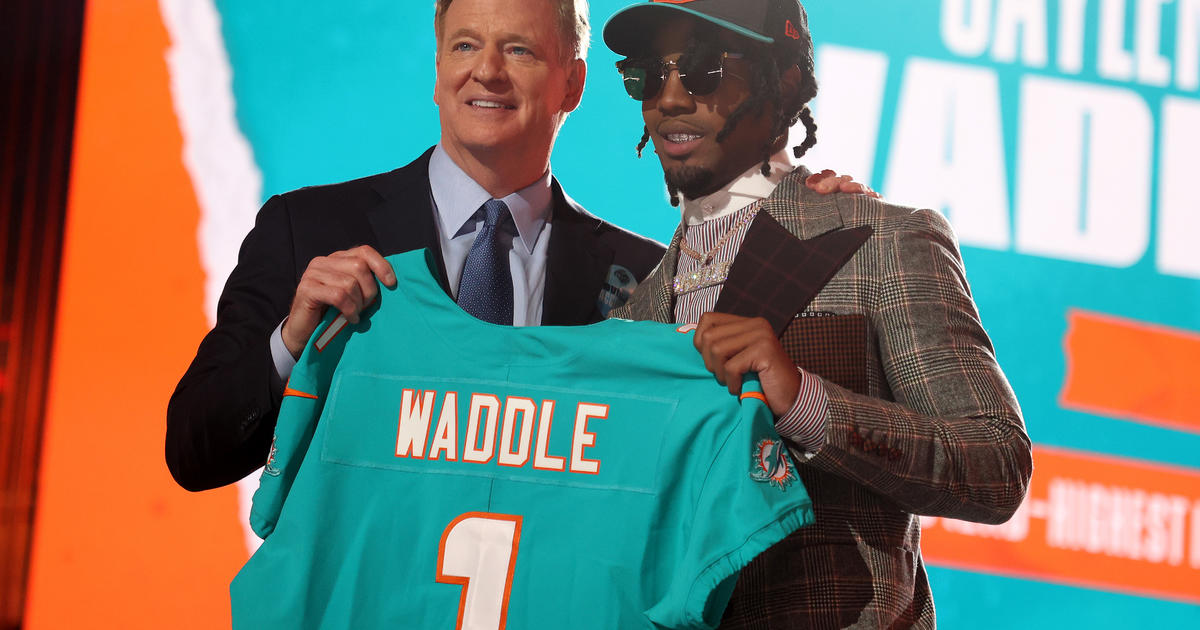 Where to buy Jaylen Waddle's Dolphins jersey after Miami takes Alabama WR  in NFL Draft 2021 