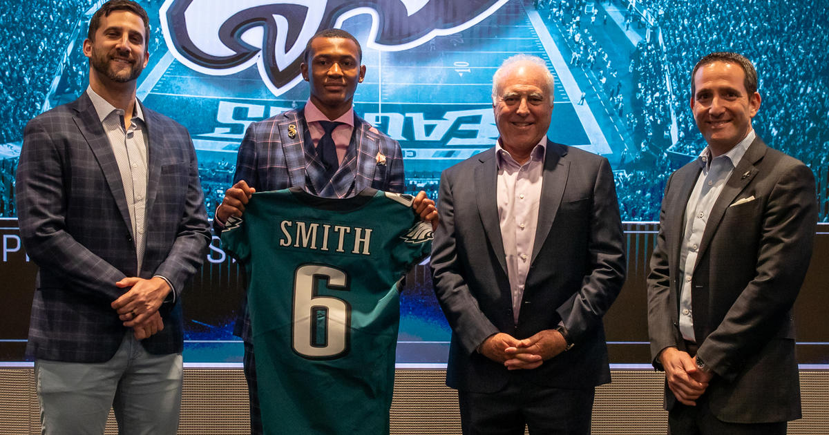 Philadelphia Eagles Devonta Smith Signatures 2023 Shirt