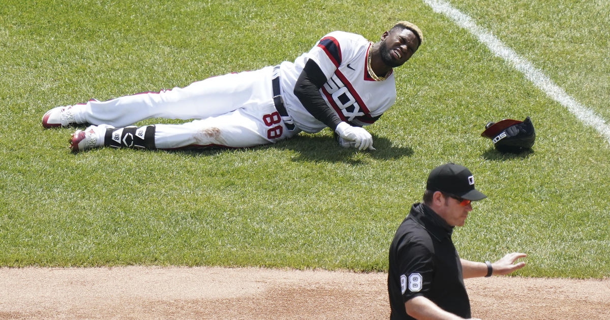 White Sox place Luis Robert on injured list