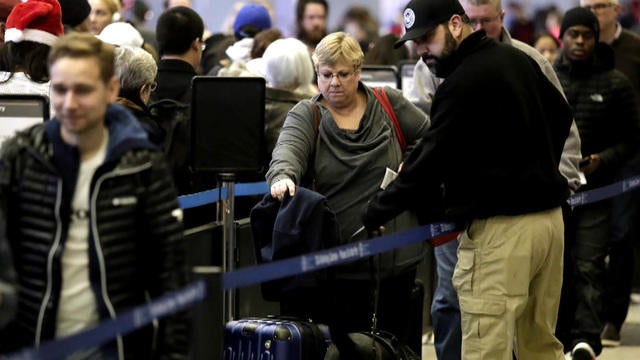 cbsn-0628-newairlinerules-1345713-640x360.jpg 