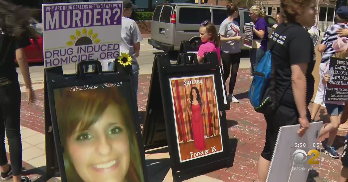 Families Rally In Tinley Park To Demand Drug Dealers Be Prosecuted For DrugRelated Deaths CBS