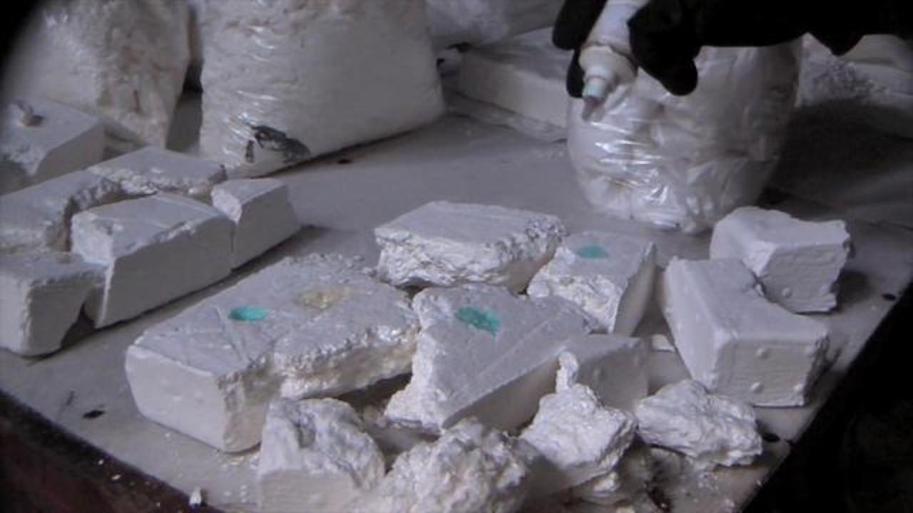 Inside Colombia and U.S. efforts to stem cocaine production - CBS News