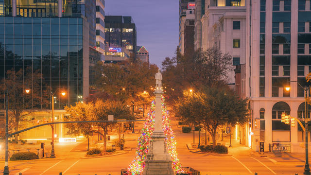 USA, South Carolina, Columbia, Illuminated monument at night 