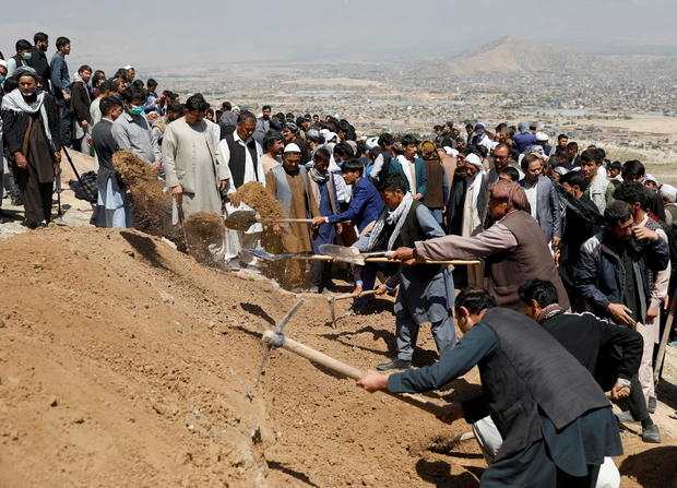 Mass funeral ceremony after yesterday's explosion in Kabul 