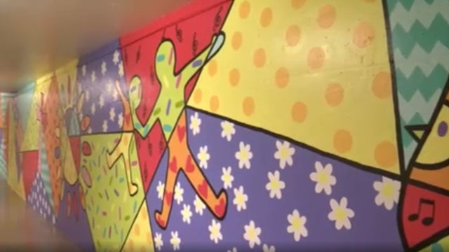 schoolmural.jpg 