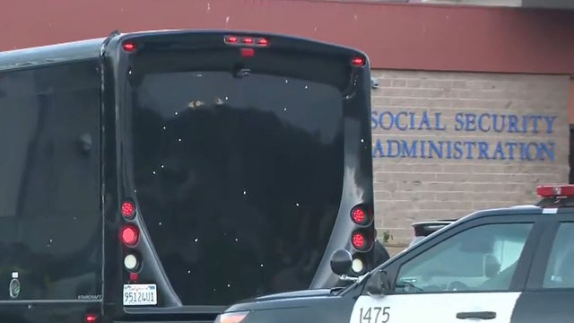 oakland-bus-shooting-bullet-holes.jpg 