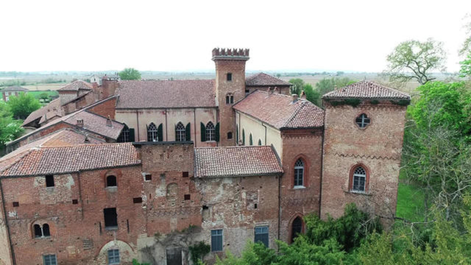Bill Gates Denies Reports He Bought a $60 Million Castle in Northern Italy
