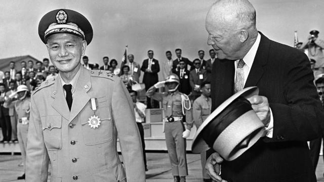 eisenhower-crop-ap6006180191.jpg 