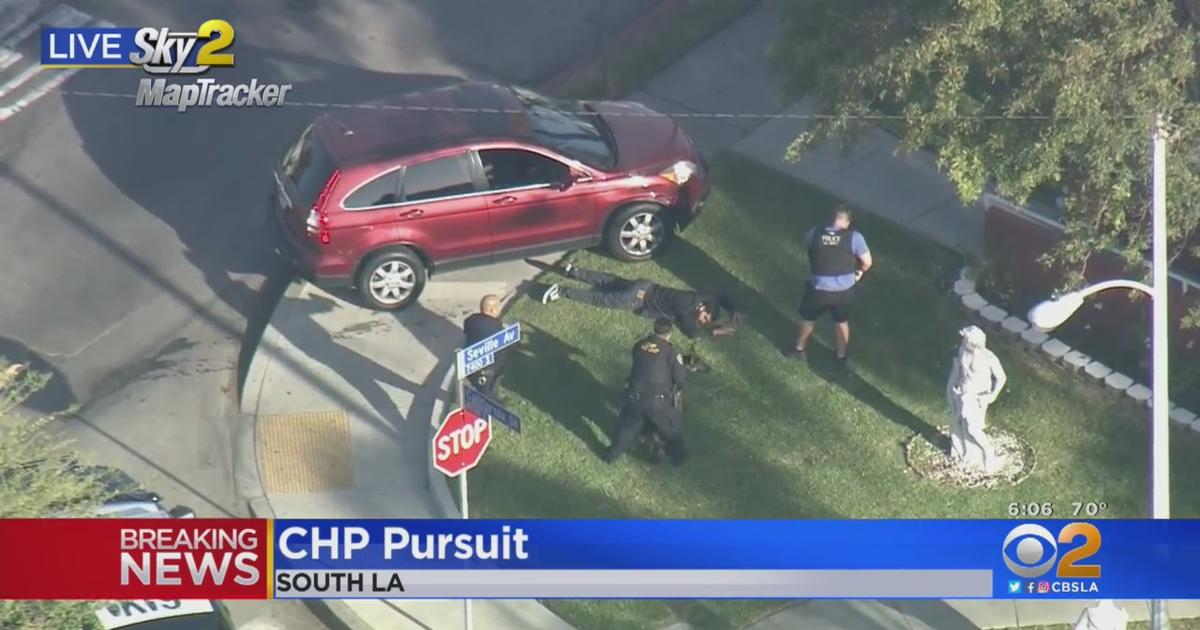 Chp Pursuit Of Honda Ends With Pit Maneuver In South Gate 2 In Custody Cbs Los Angeles