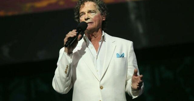 Grammy-winning singer B.J. Thomas has died at 78 - CBS News