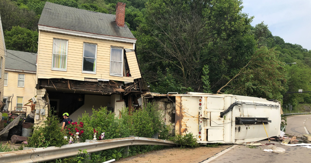 1 Injured After Garbage Truck Crashes Into House In Etna CBS Pittsburgh