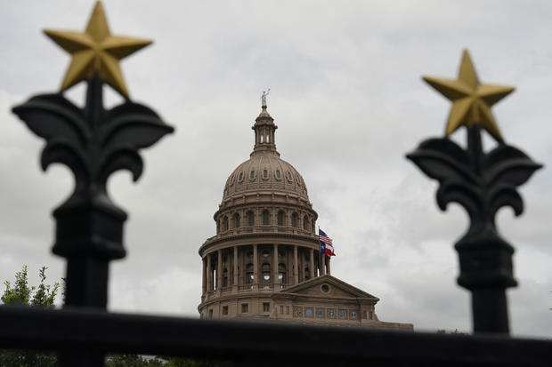 Texas Legislature Voting Bills 