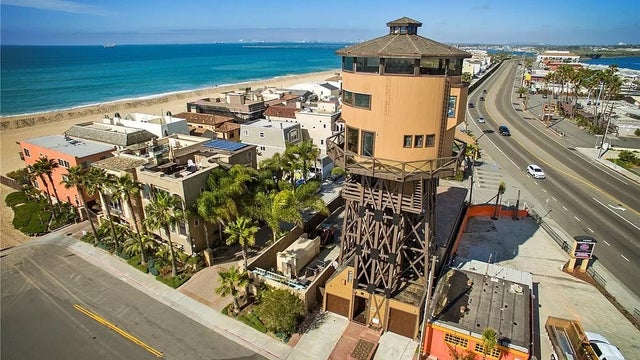 Seal-Beach-Water-Tower-House.jpg 