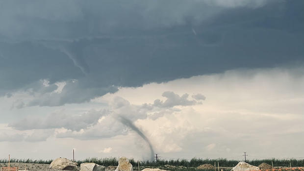 tornado-2.jpg 