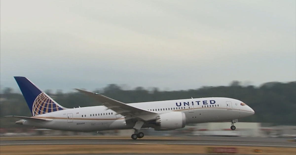 United Airlines' COVID Vaccine Policy Has Other Companies Considering